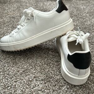 Steve Madden Catcher Sneaker